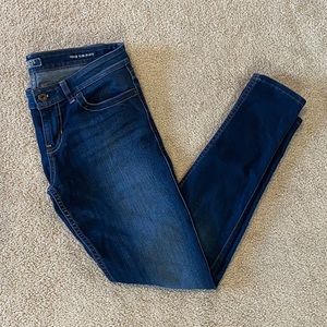 GUESS power ultra skinny jeans. Dark wash size 28